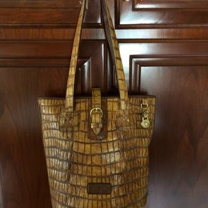 Downey Bournk Classic Handbag
